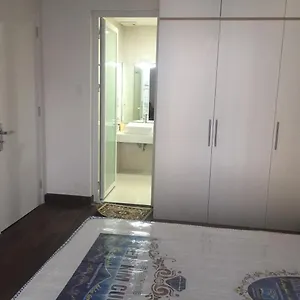 Henry - Rivergate Aparthotel